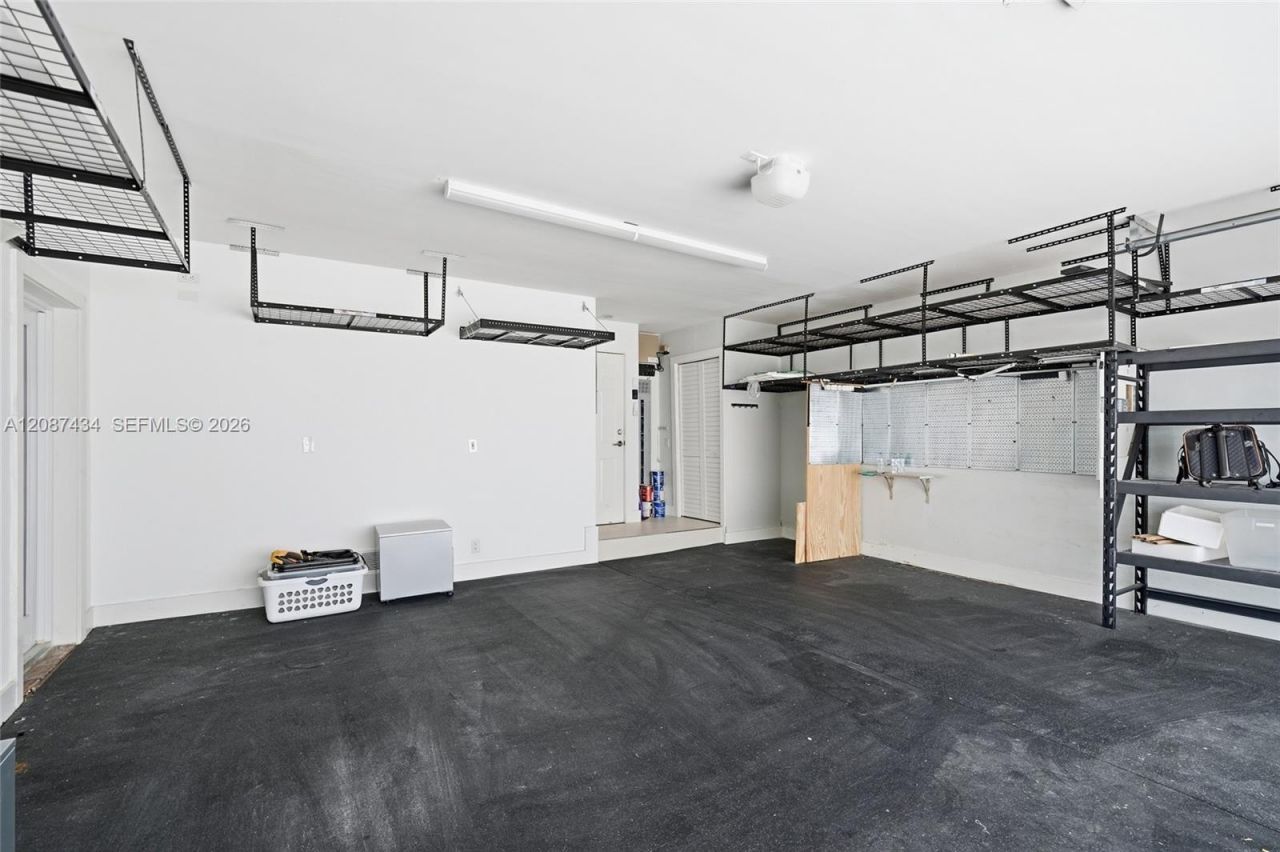 3360 NE 165th St, North Miami Beach, FL 33160 Photo