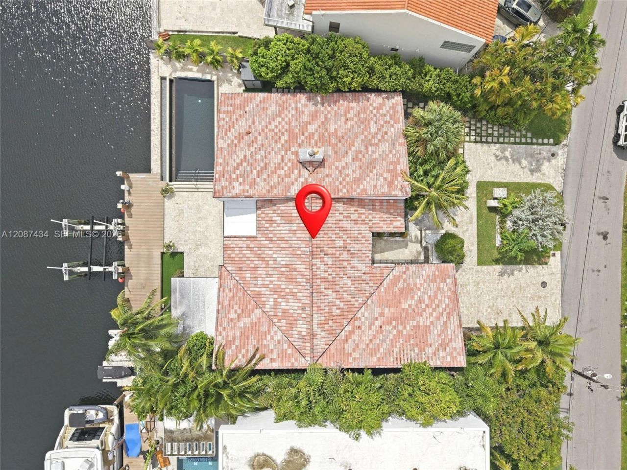 3360 NE 165th St, North Miami Beach, FL 33160 Photo