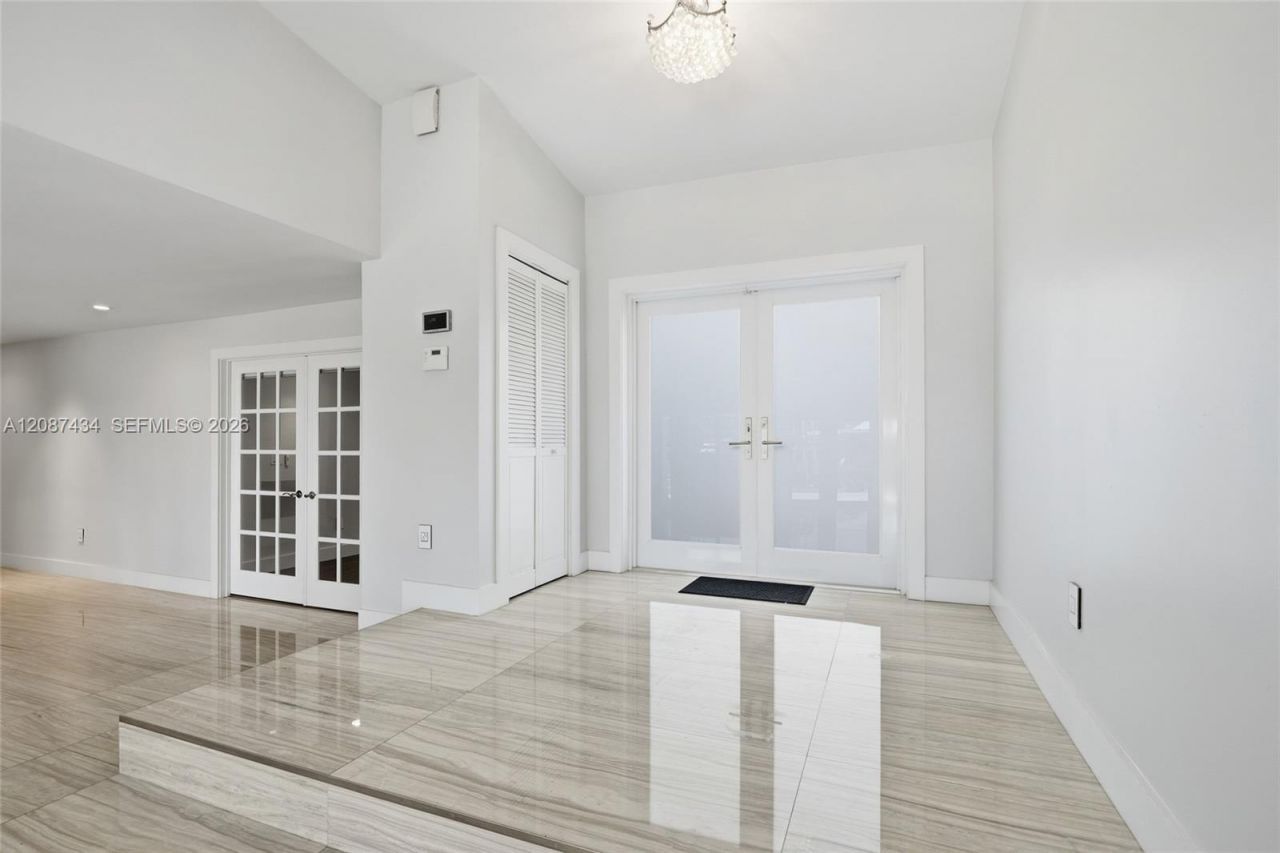 3360 NE 165th St, North Miami Beach, FL 33160 Photo