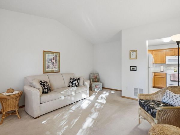 1067 Blackbird Trail SW, Unit 8, Hutchinson, MN 55350