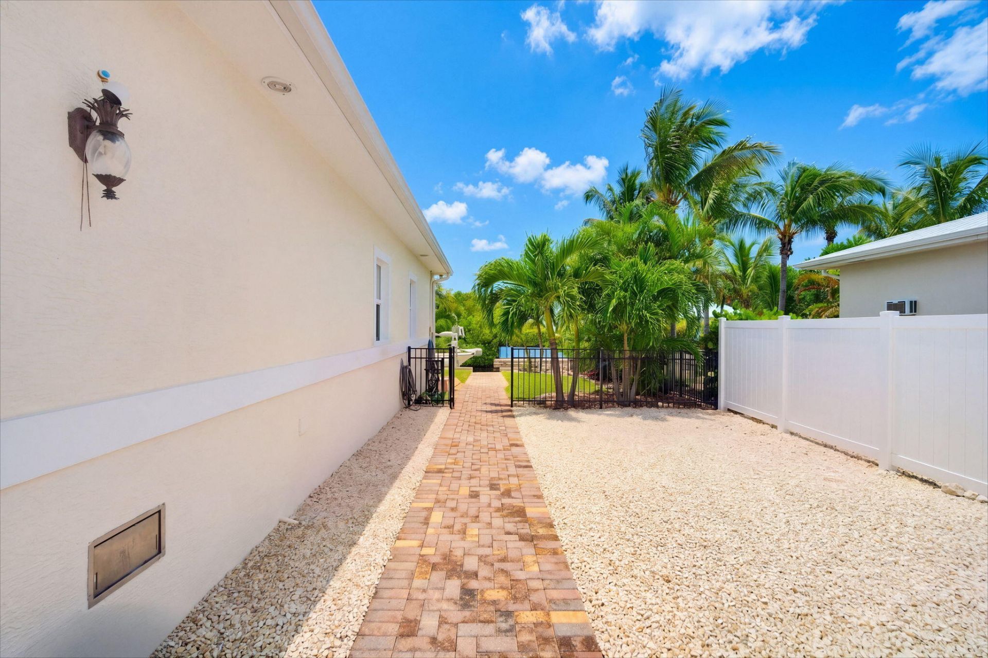 20731 W 2nd Avenue, Cudjoe, FL 33042 Photo