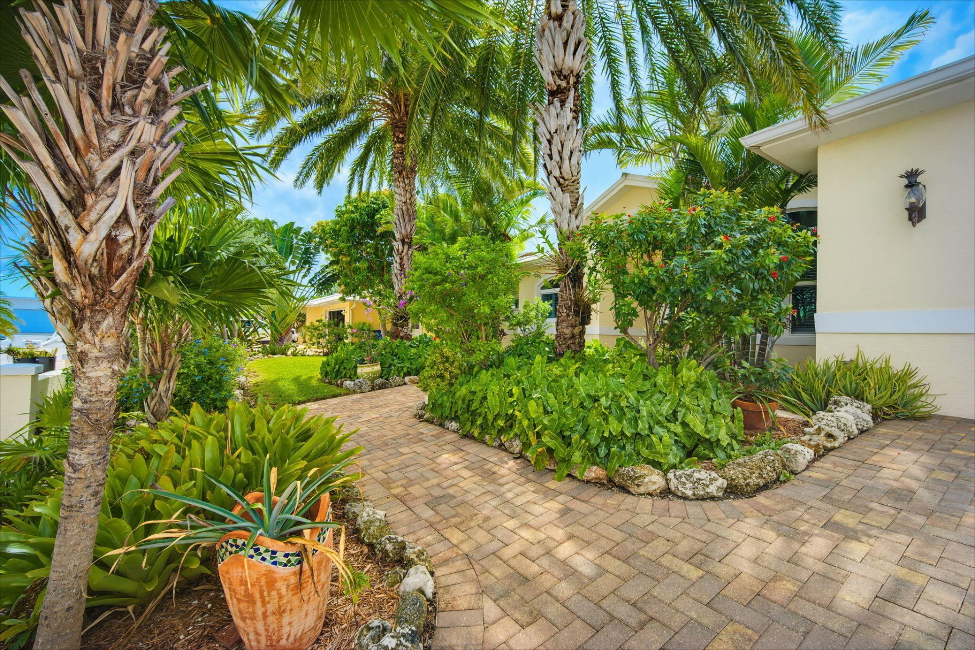 20731 W 2nd Avenue, Cudjoe, FL 33042 Photo