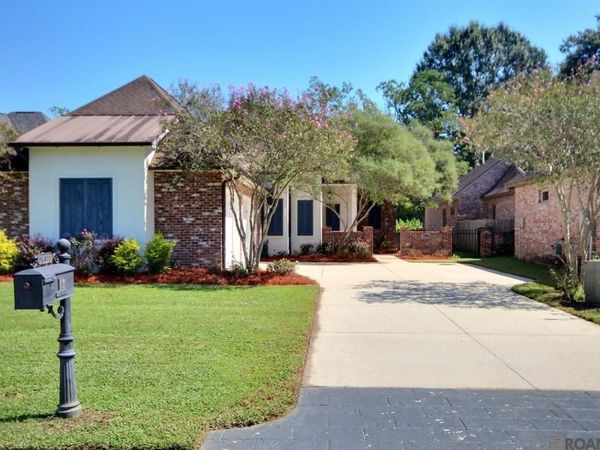 26120 St Germain Ct, Denham Springs, LA 70726