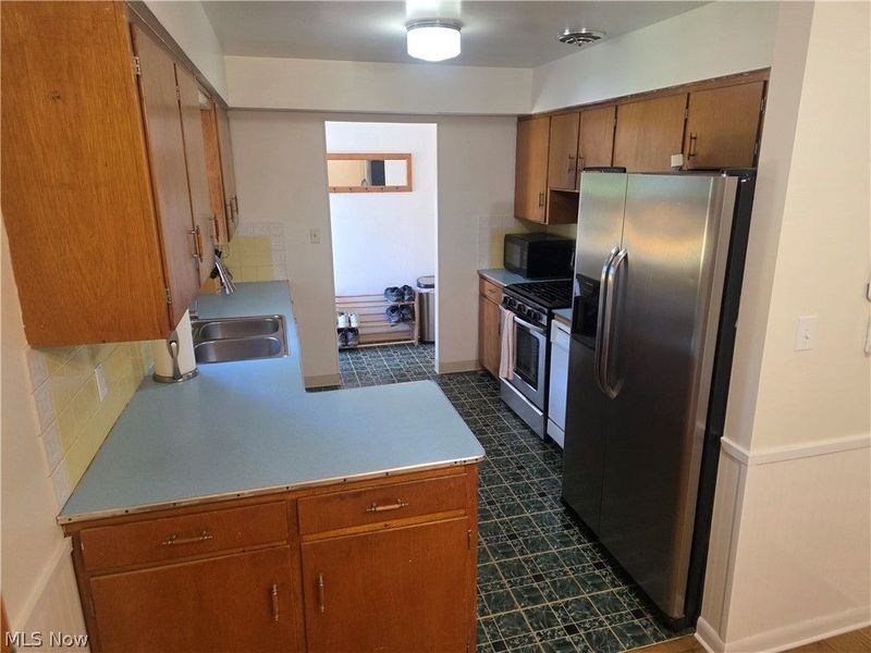 1009 Florence Drive, Macedonia, OH 44056 Photo 5
