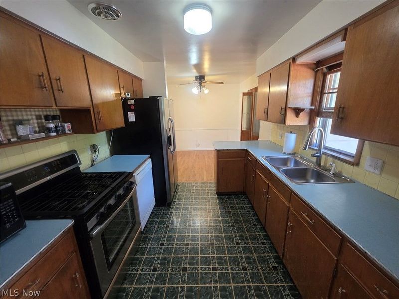 1009 Florence Drive, Macedonia, OH 44056 Photo 6