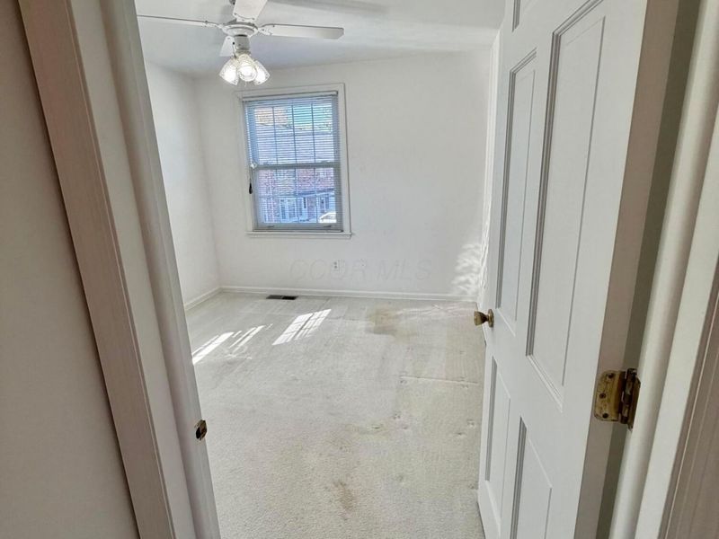 5335 Yorkshire Village Lane, Unit C29, Columbus, OH 43232 Photo 17