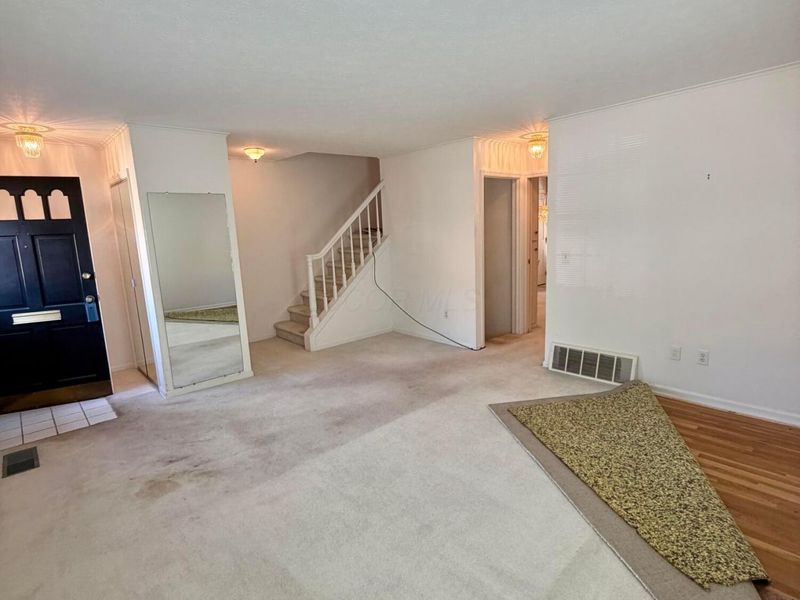 5335 Yorkshire Village Lane, Unit C29, Columbus, OH 43232 Photo 4
