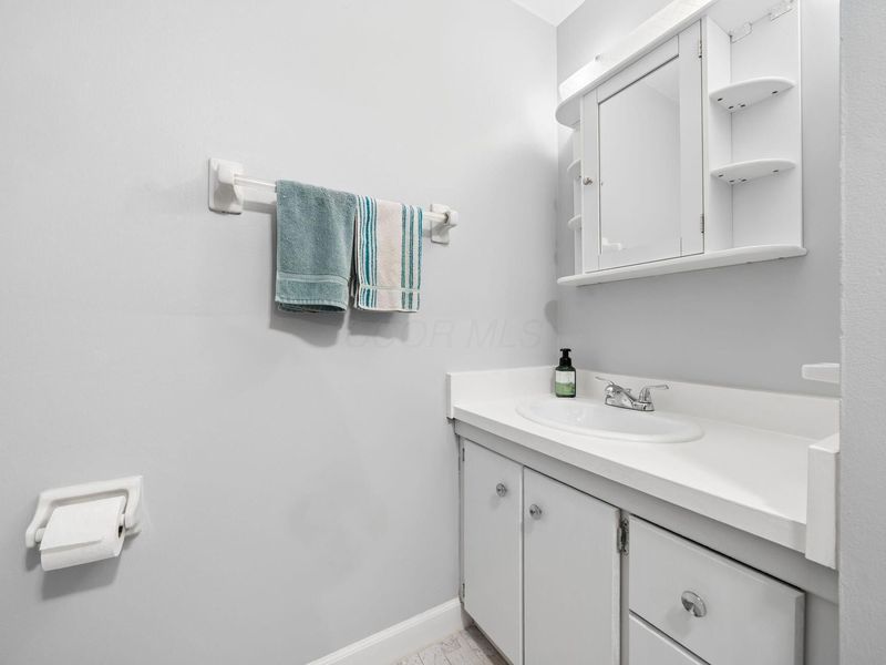 1308 Woodbrook Lane, Unit 236 G, Columbus, OH 43223 Photo 23