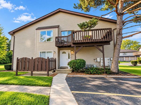 1534 Timberwood Court , Unit 1534, Sycamore, IL 60178