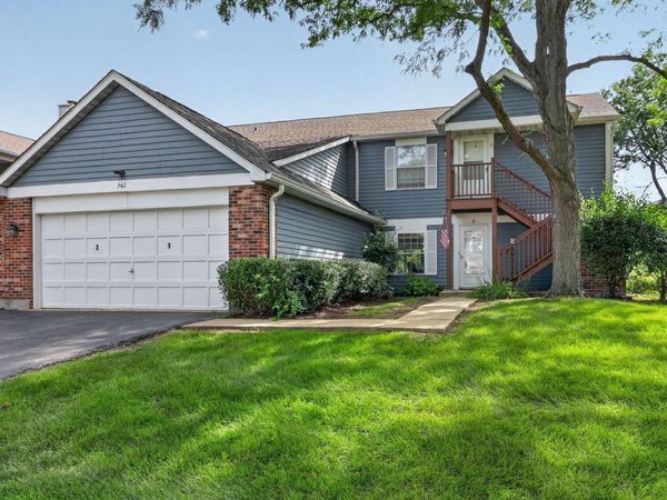 363 Pembroke Lane , Unit 1, Glen Ellyn, IL 60137