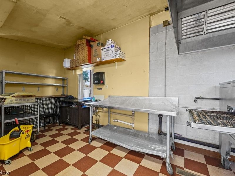 990 W State Street, Salem, OH 44460 Photo 13