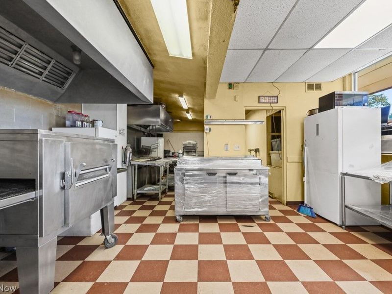 990 W State Street, Salem, OH 44460 Photo 14