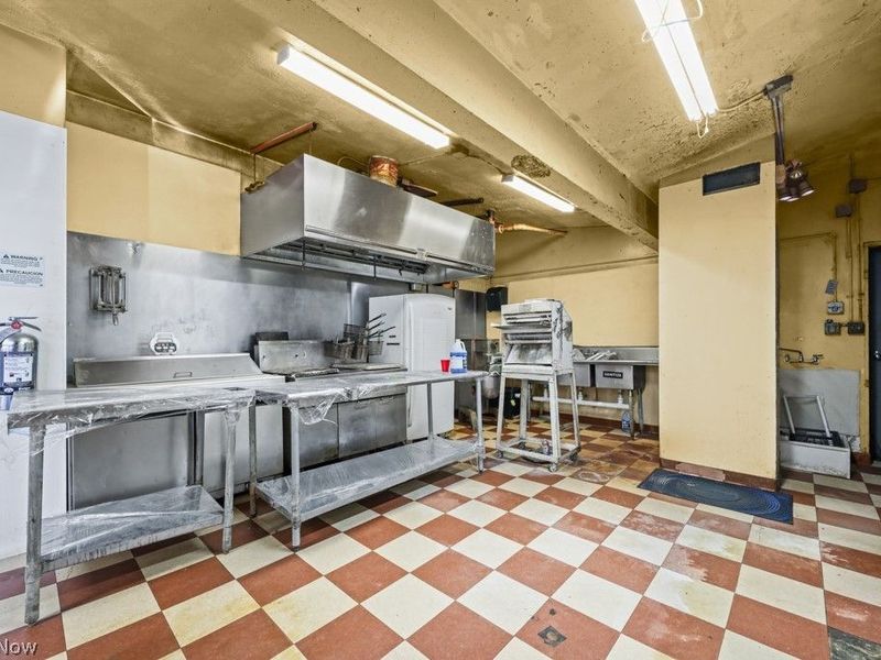 990 W State Street, Salem, OH 44460 Photo 16