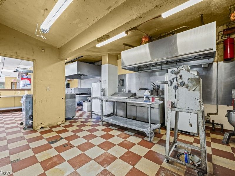 990 W State Street, Salem, OH 44460 Photo 18