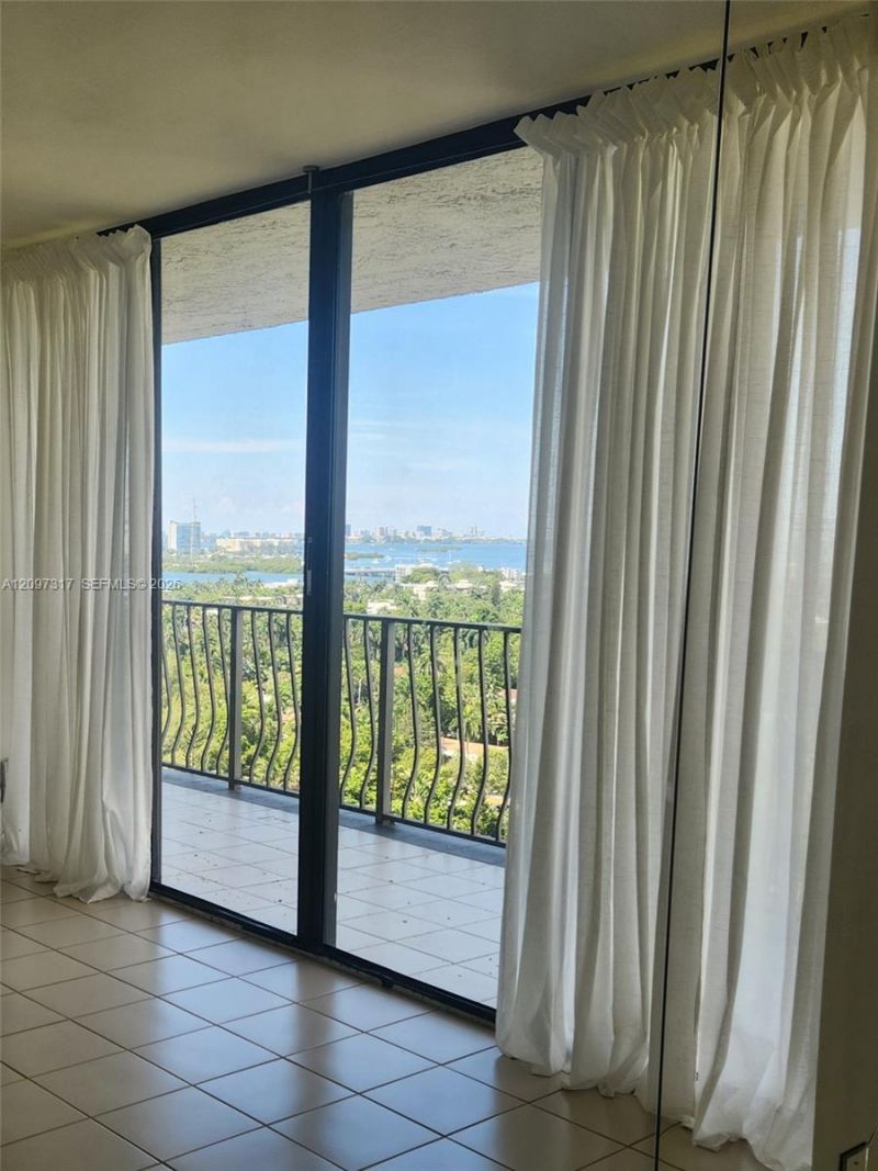 780 NE 69th St, Unit 1606, Miami, FL 33138 Photo