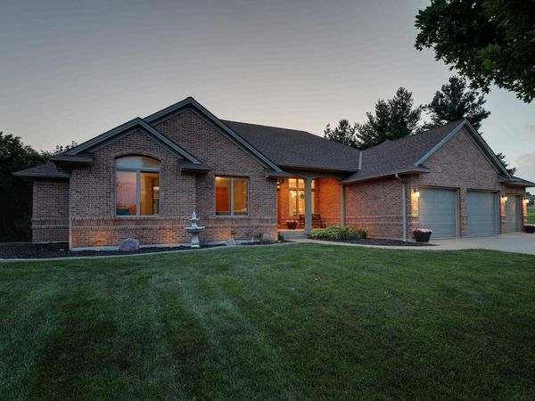 4010 Catamaran Court, Quincy, IL 62305