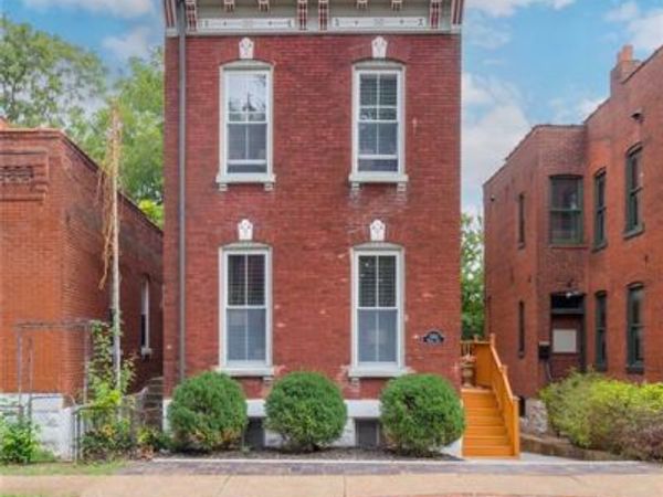 2414 S 11th Street, St Louis, MO 63104