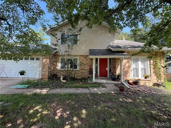 319 Windsor Spring Drive , Sunset Hills, MO 63122