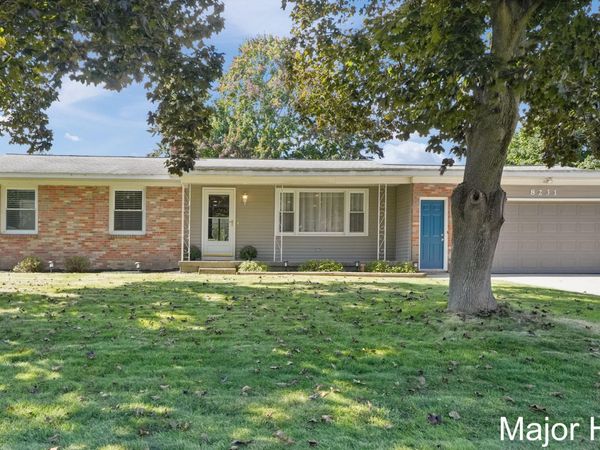 8231 E Chester Avenue SW, Byron Center, MI 49315