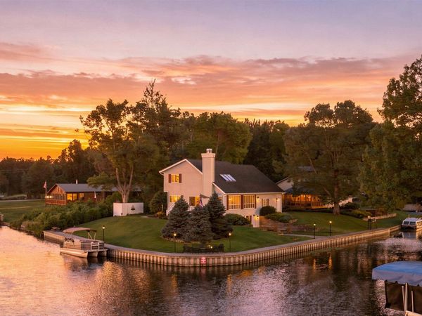 W4292 Red Oak Court, Mauston, WI 53948