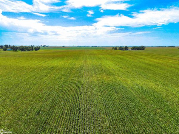 Independence Avenue, Waterloo, IA 50703