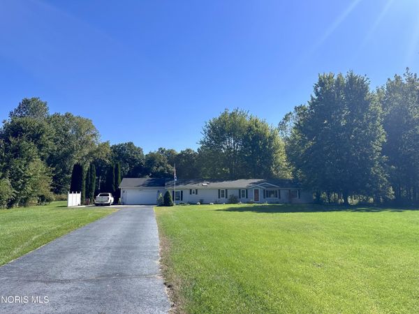 6571 Fulton Lucas Road , Swanton, OH 43558