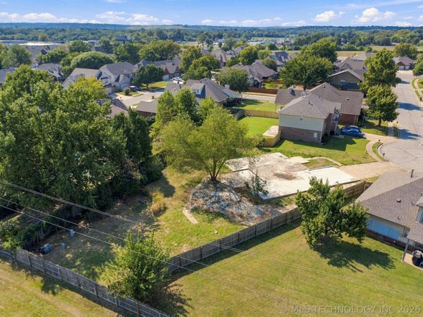 2824 W G Street, Jenks, OK 74037