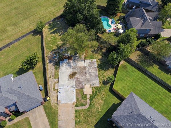 2824 W G Street , Jenks, OK 74037