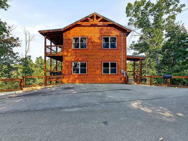 1868 Blue Tick Way , Sevierville, TN 37876