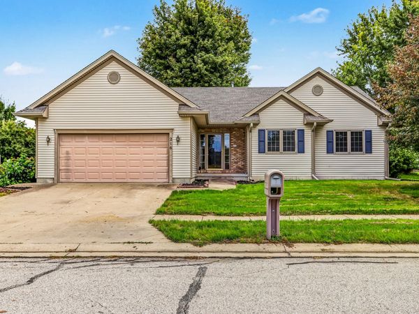 216 Stumbo Circle, Gilbert, IA 50105