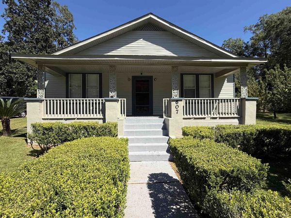 607 N ADAMS Street , Quincy, FL 32351