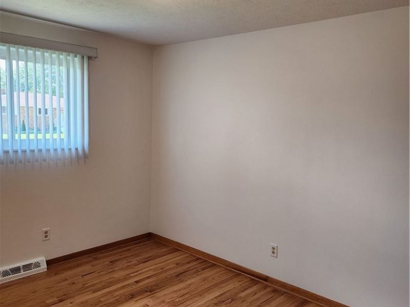 12020 Denver Drive, Parma, OH 44130 Photo 8