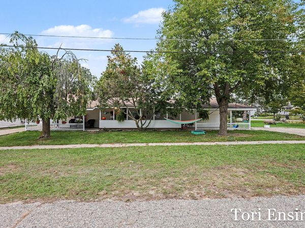 31-33 E Church Street NE, Cedar Springs, MI 49319