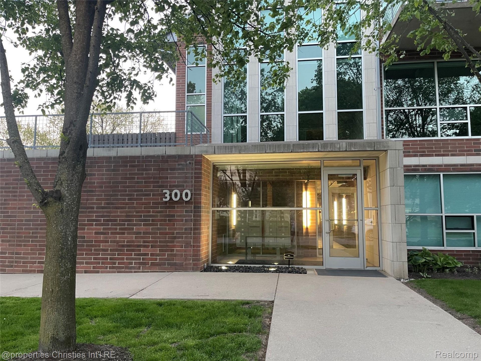 300 Hamilton Street, Unit 305, Plymouth, Mi 48170 Main Photo