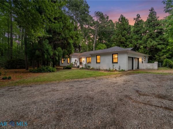 8697 Farys Mill Road, Gloucester, VA 23061