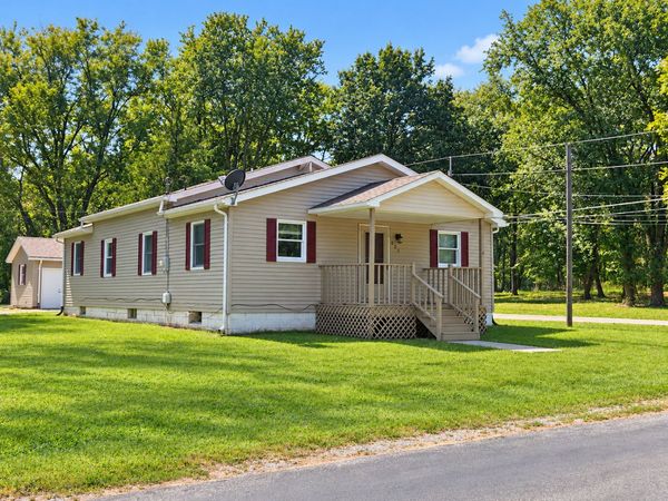 901 E Olive Street , Duquoin, IL 62823