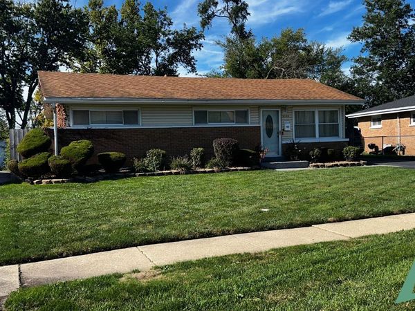 16158 Sussex Court , Markham, IL 60428
