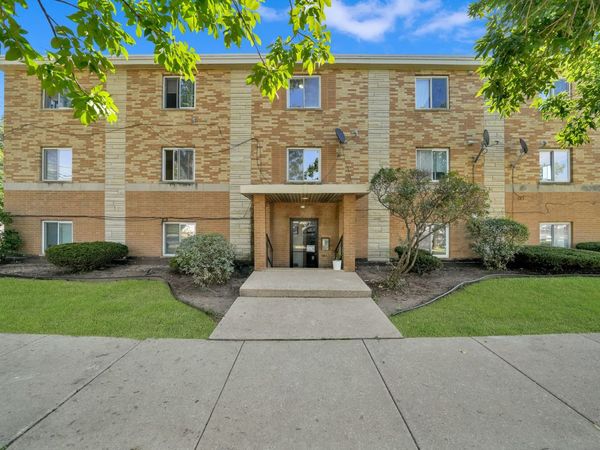 5209 S Leclaire Avenue, Unit 1A, Chicago, IL 60638