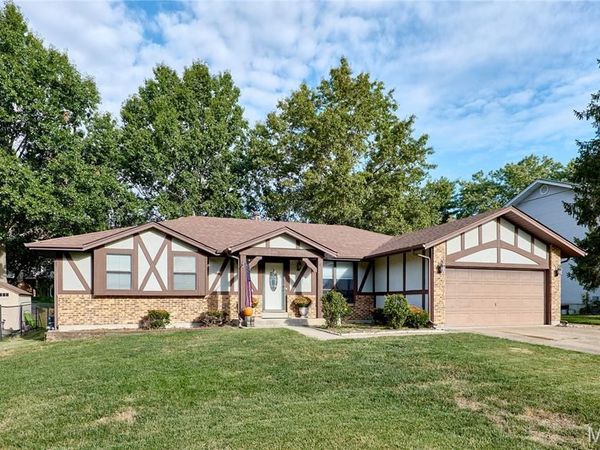885 San Sebastian Drive, Fenton, MO 63026