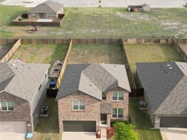 926 Hurstwood Drive, Van Alstyne, TX 75495