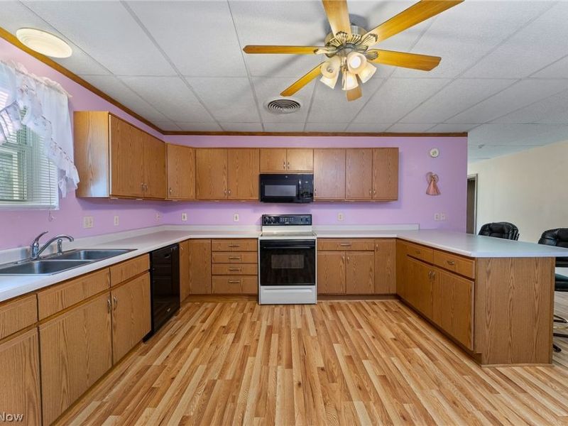 13597 Woodworth Road, New Springfield, OH 44443 Photo 3