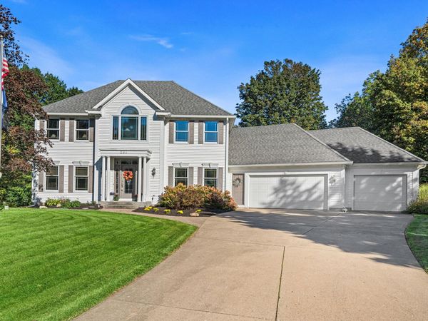 237 Covington Court SW, Grandville, MI 49418