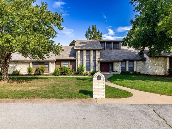 1300 S Bon Terre Street , Claremore, OK 74017