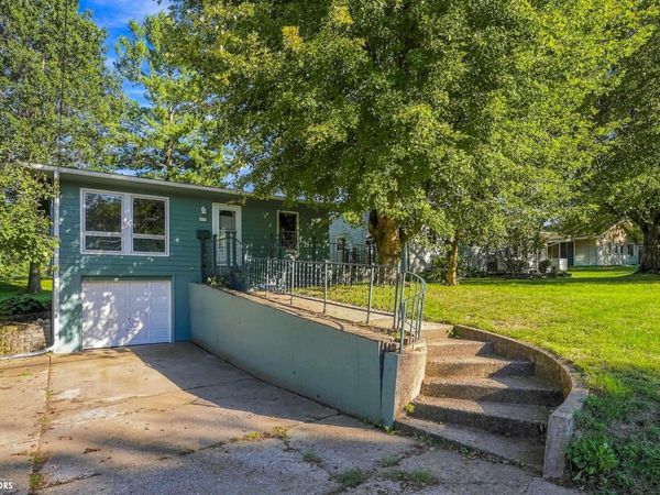 2712 Yoder Drive, Burlington, IA 52601