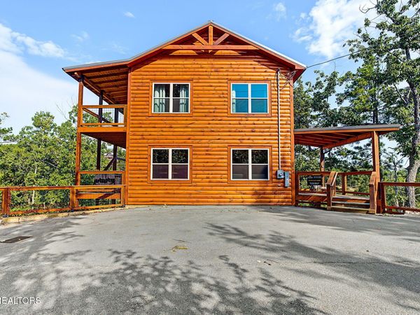 1864 Blue Tick Way, Sevierville, TN 37876
