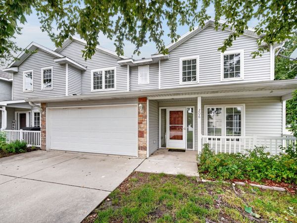 2100 Meadow Chase Lane, Unit 206, Des Moines, IA 50320