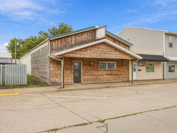 603 B Ave, Kalona, IA 52247