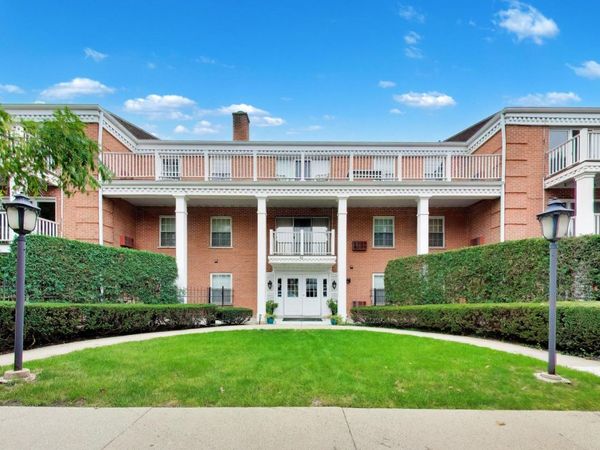 Unit 310, La Grange, IL 60525