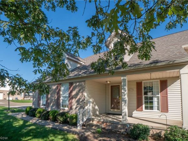 1643 Southpointe Circle NE, Canton, OH 44714