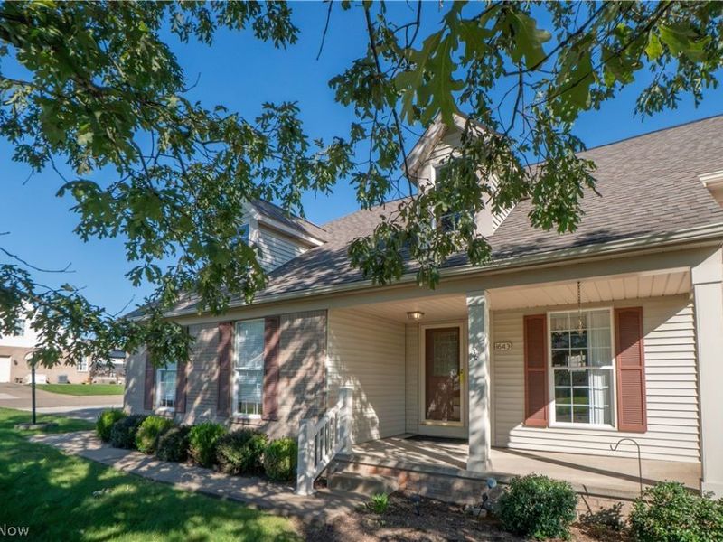 1643 Southpointe Circle NE, Canton, OH 44714 Photo 1